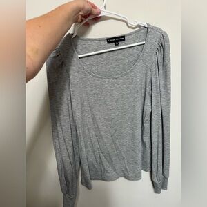 Grey long sleeve shirt, puffed shoulder